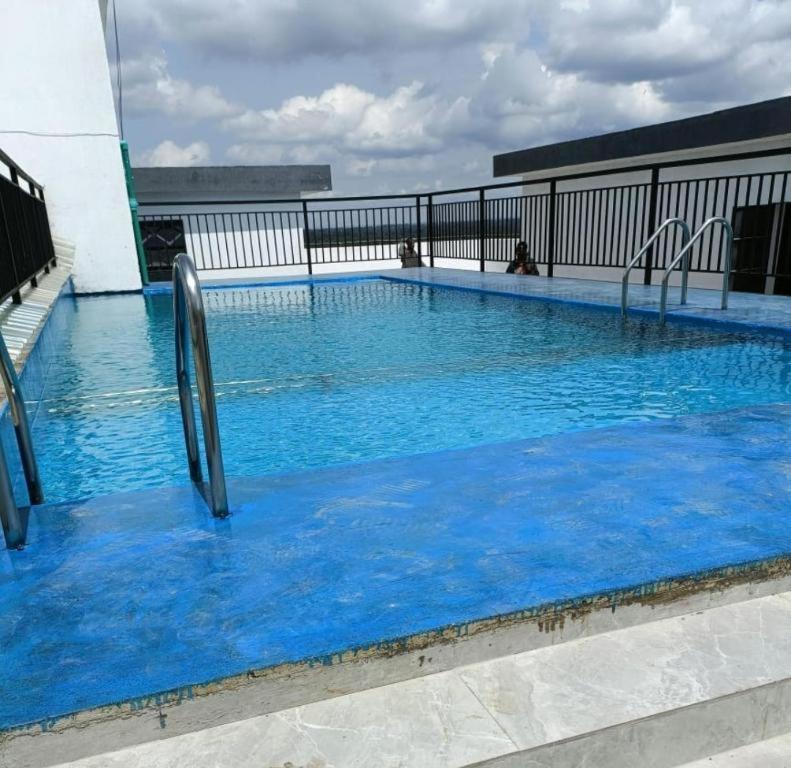 Stayrest Safari Tours New 3 Bedroom Apartments In Kilimani Nairobi With Rooftop Pool Exterior foto